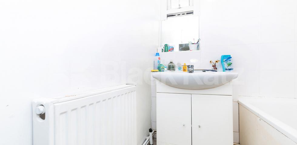 			4 Bedroom, 1 bath, 1 reception Apartment			 OLD FORD ROAD, BETHNAL GREEN-HACKNEY-LONDON FIELDS